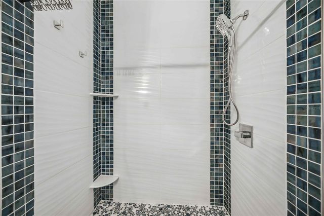 2950 VISCAYA PLACE 205, Sarasota, FL 34237