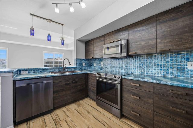 2950 VISCAYA PLACE 205, Sarasota, FL 34237