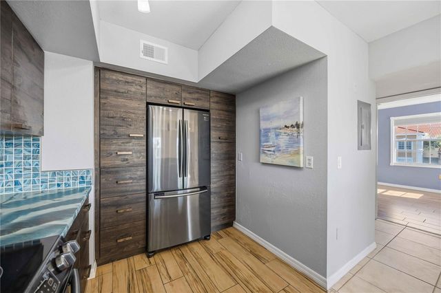 2950 VISCAYA PLACE 205, Sarasota, FL 34237