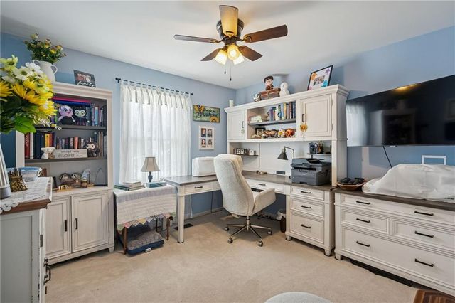 2120 S Lindenwood Drive, Olathe, KS 66062