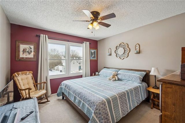 2120 S Lindenwood Drive, Olathe, KS 66062