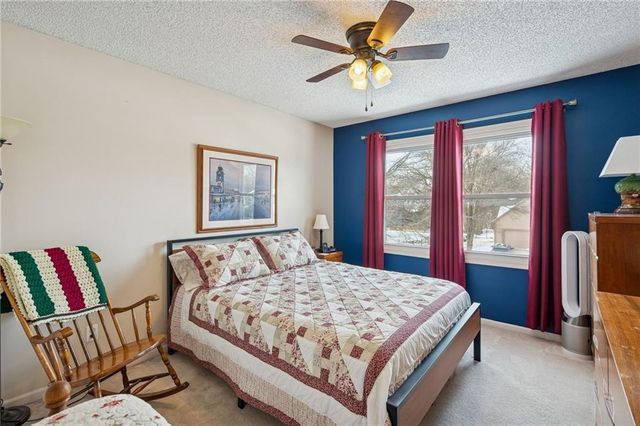 2120 S Lindenwood Drive, Olathe, KS 66062