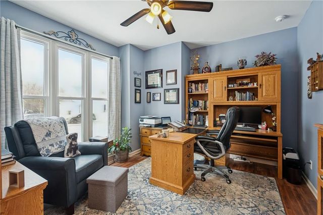 2120 S Lindenwood Drive, Olathe, KS 66062