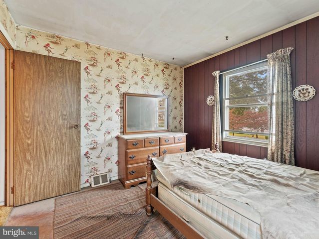 1625 HILLCREST LN, Aston, PA 19014