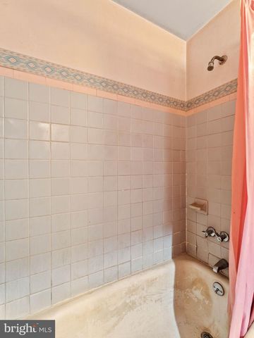 1625 HILLCREST LN, Aston, PA 19014