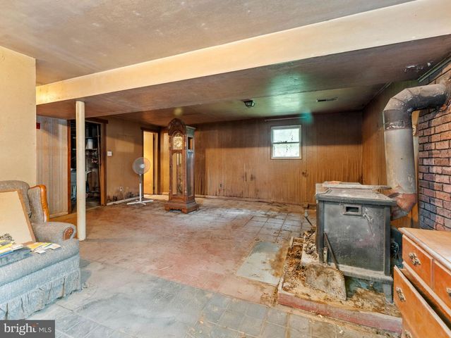 1625 HILLCREST LN, Aston, PA 19014