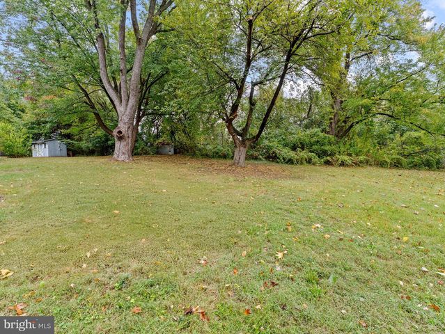 1625 HILLCREST LN, Aston, PA 19014