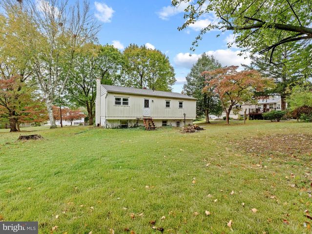 1625 HILLCREST LN, Aston, PA 19014
