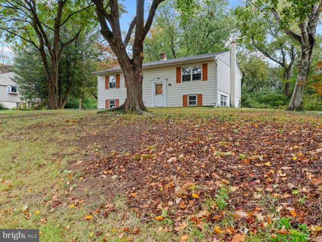 1625 HILLCREST LN, Aston, PA 19014