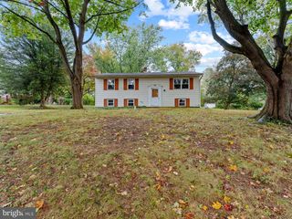 1625 HILLCREST LN, Aston, PA 19014