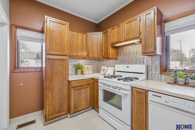 1729 S 9th Street, Lincoln, NE 68502