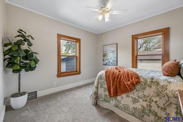 1729 S 9th Street, Lincoln, NE 68502