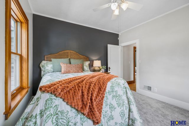 1729 S 9th Street, Lincoln, NE 68502