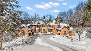59 Hidden Ridge, Bloomfield Hills, MI 48304