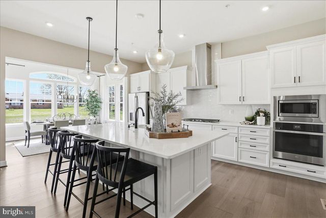 9863 RIPPLE DR, Williamsport, MD 21795