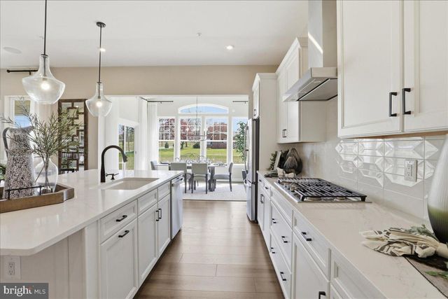 9863 RIPPLE DR, Williamsport, MD 21795
