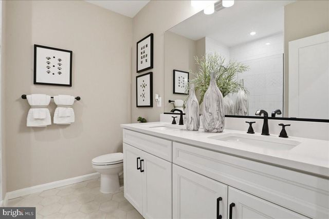 9863 RIPPLE DR, Williamsport, MD 21795