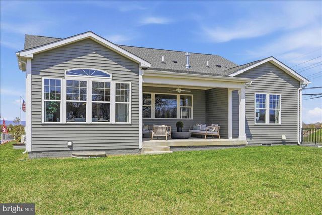 9863 RIPPLE DR, Williamsport, MD 21795