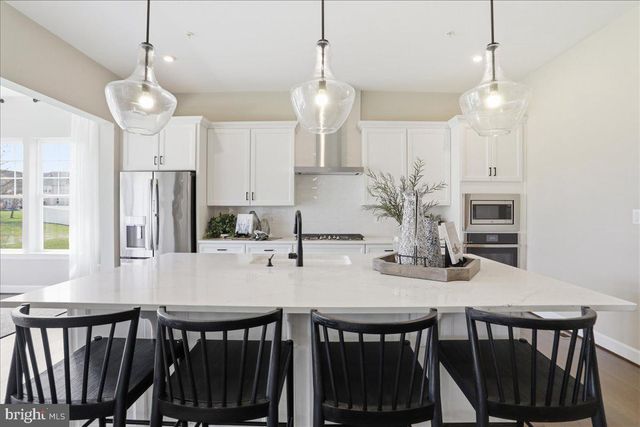 9863 RIPPLE DR, Williamsport, MD 21795