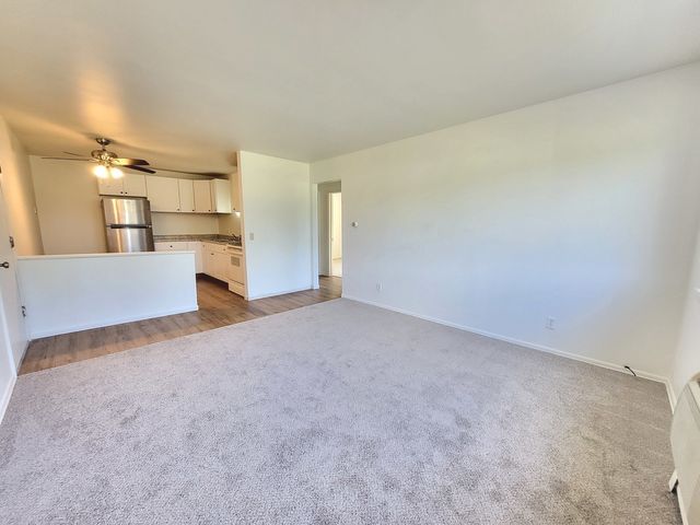 205 Marian Parkway 2A, Crystal Lake, IL 60014