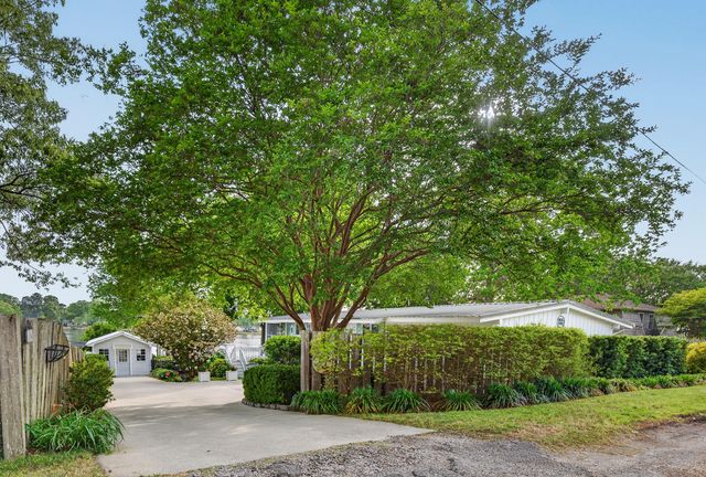 1204 Joyner Drive, Summerton, SC 29148