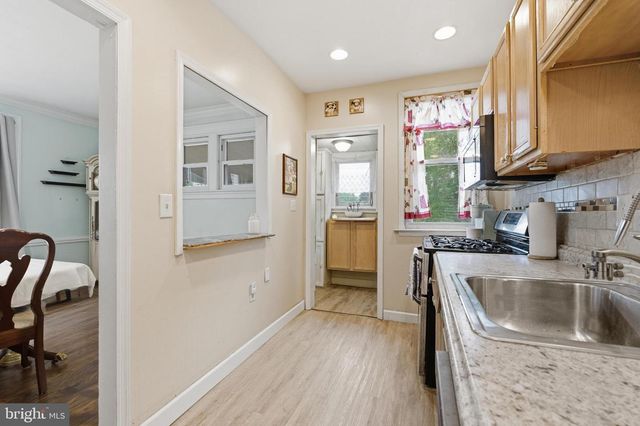 3828 CREST RD, Drexel Hill, PA 19026