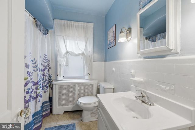3828 CREST RD, Drexel Hill, PA 19026