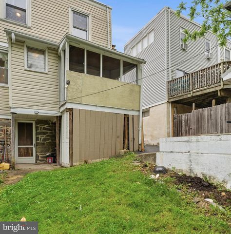 3828 CREST RD, Drexel Hill, PA 19026