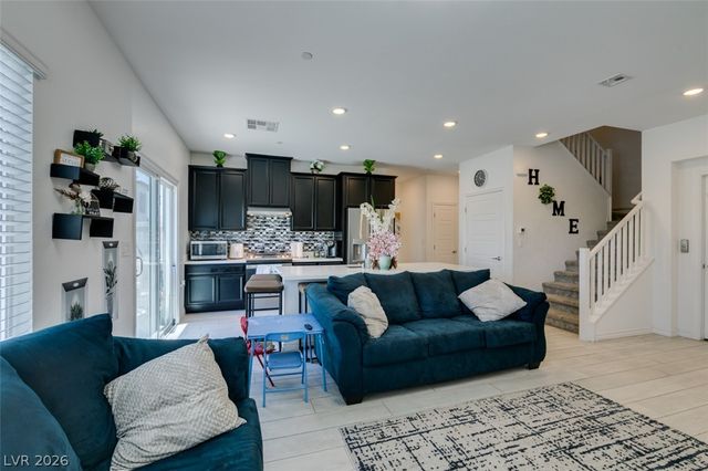 7220 North Decatur Boulevard 5, Las Vegas, NV 89131
