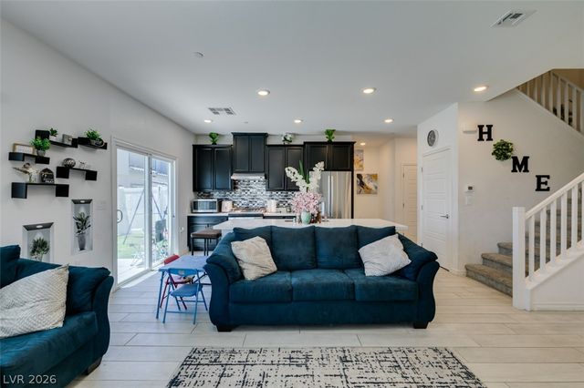 7220 North Decatur Boulevard 5, Las Vegas, NV 89131