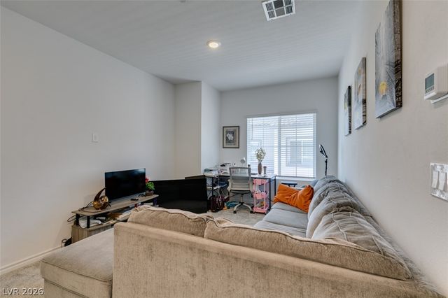7220 North Decatur Boulevard 5, Las Vegas, NV 89131