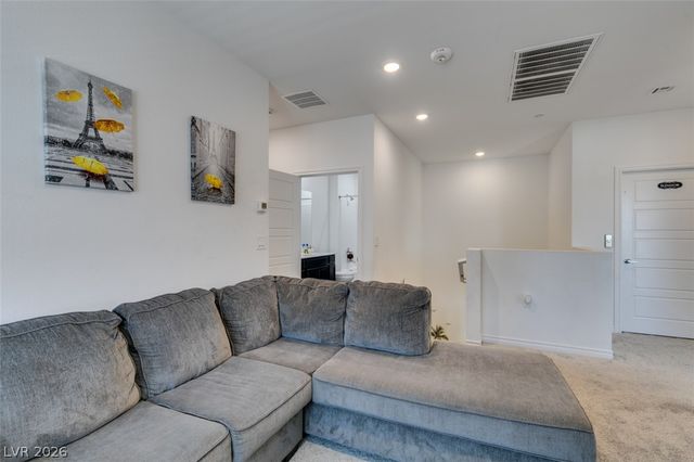 7220 North Decatur Boulevard 5, Las Vegas, NV 89131