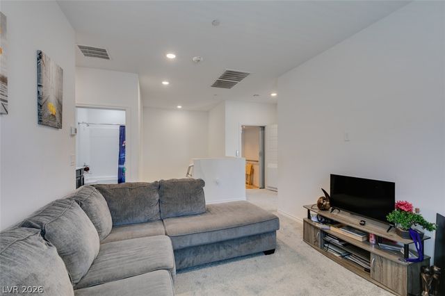 7220 North Decatur Boulevard 5, Las Vegas, NV 89131
