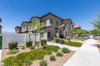 7220 North Decatur Boulevard 5, Las Vegas, NV 89131