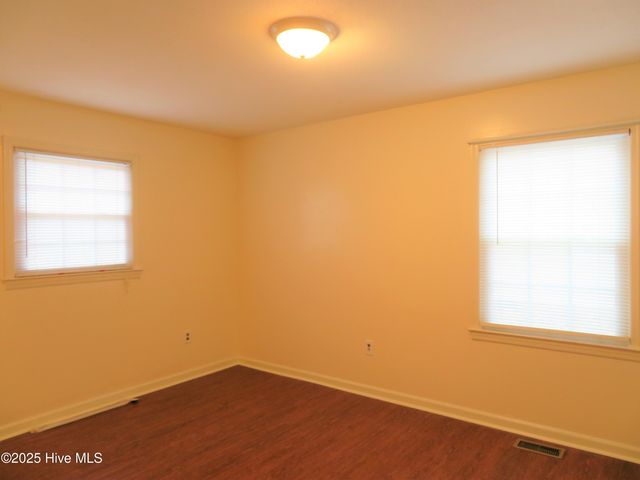 4806 Greenway Avenue, Wilmington, NC 28403