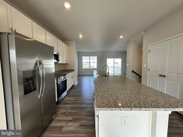 10986 BARNARD PL, White Plains, MD 20695