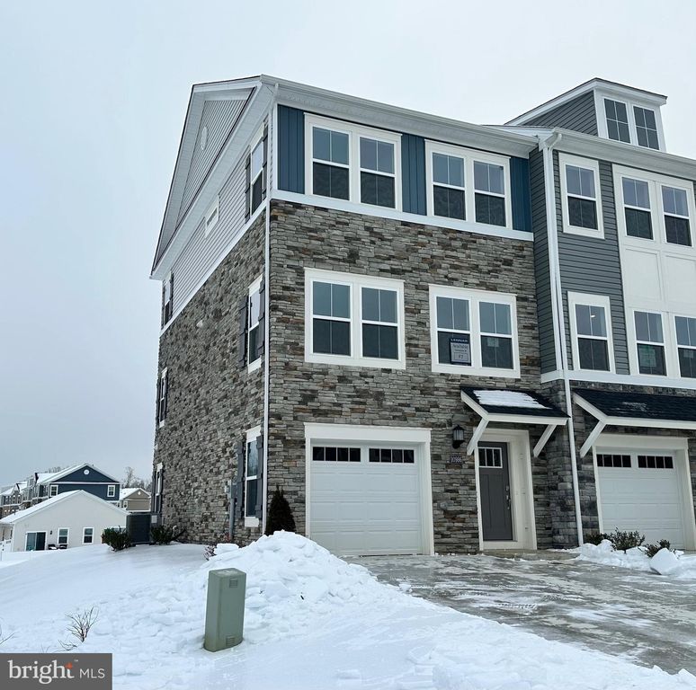 10986 BARNARD PL, White Plains, MD 20695