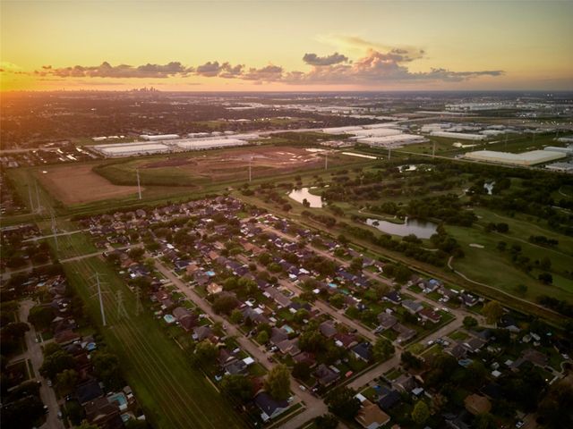 2002 Westwind Drive, Deer Park, TX 77536