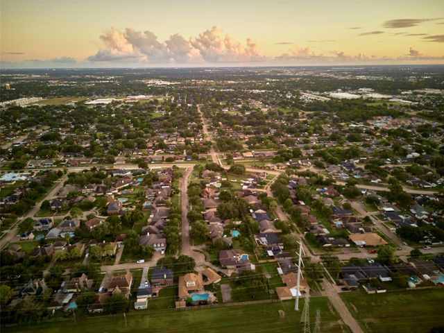 2002 Westwind Drive, Deer Park, TX 77536