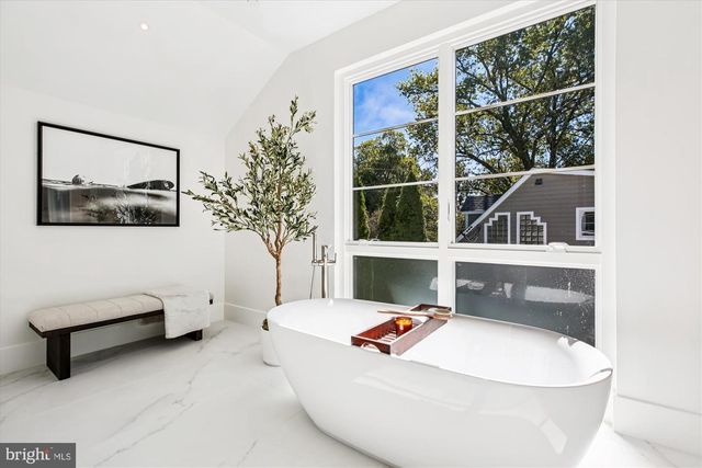 6514 76TH ST, Cabin John, MD 20818