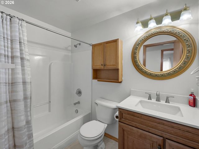 2080 Se CURRIN Ln, Hillsboro, OR 97123