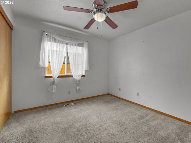 2080 Se CURRIN Ln, Hillsboro, OR 97123
