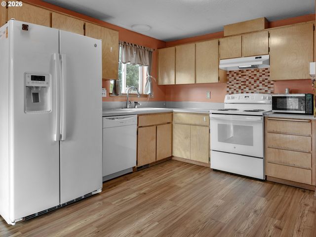 2080 Se CURRIN Ln, Hillsboro, OR 97123