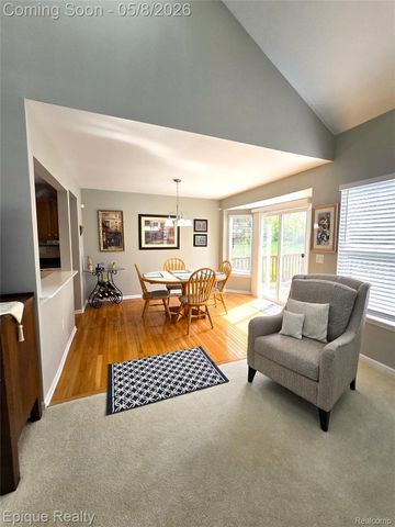 753 Woodhaven Drive, Commerce Charter Township, MI 48390