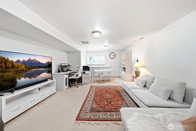 130 67th Avenue Ct E, Fife, WA 98424