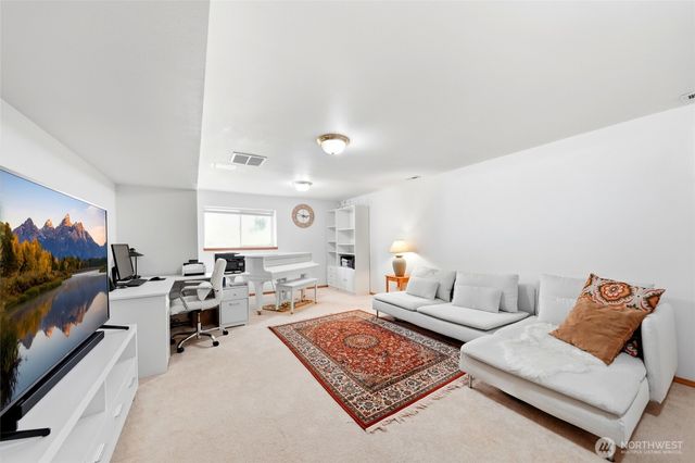 130 67th Avenue Ct E, Fife, WA 98424