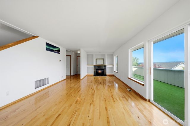 130 67th Avenue Ct E, Fife, WA 98424