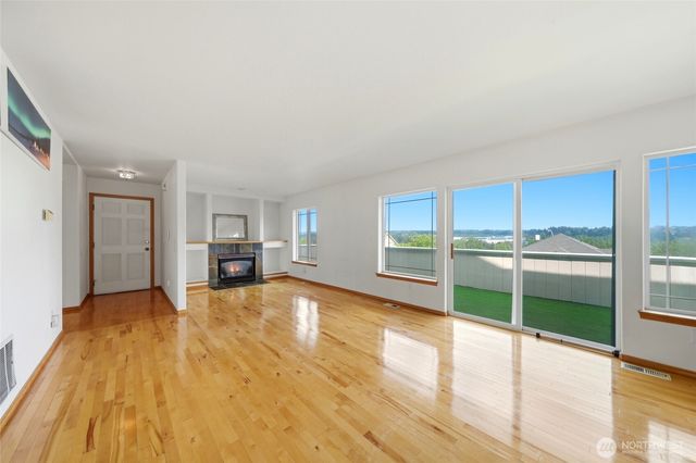 130 67th Avenue Ct E, Fife, WA 98424