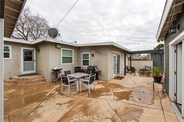 2335 Carfax Avenue, Long Beach, CA 90815