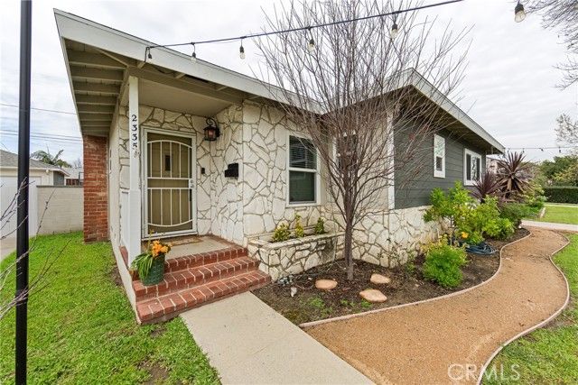 2335 Carfax Avenue, Long Beach, CA 90815